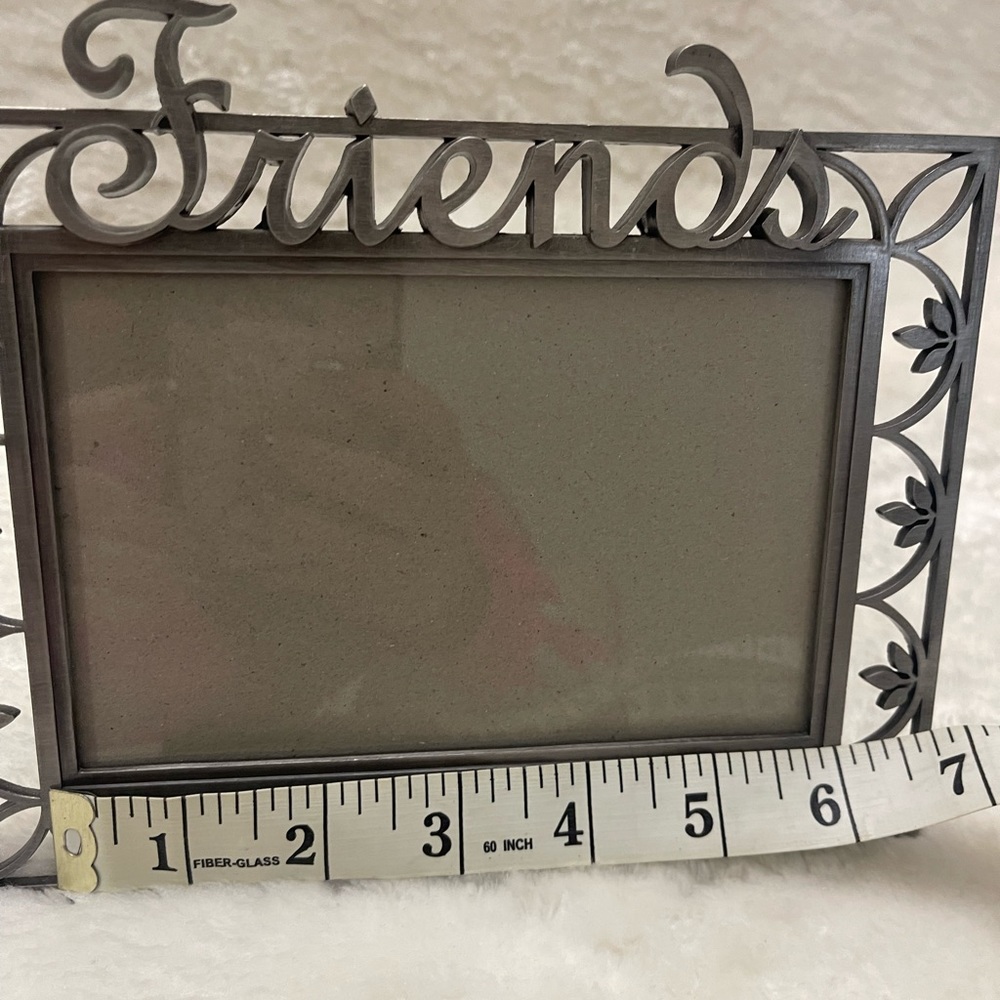 Friends Metal Frame - Picture 4 of 6